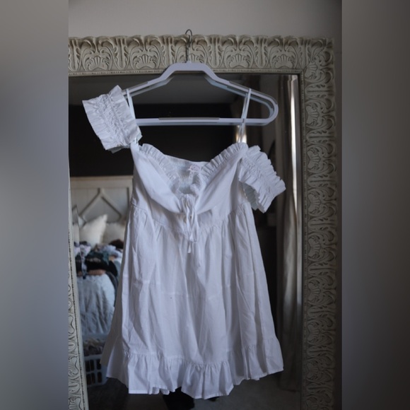 CAITLIN COVINGTON X PINK LILY The Mykonos Corset Detail Off the Shoulder White - Picture 3 of 5